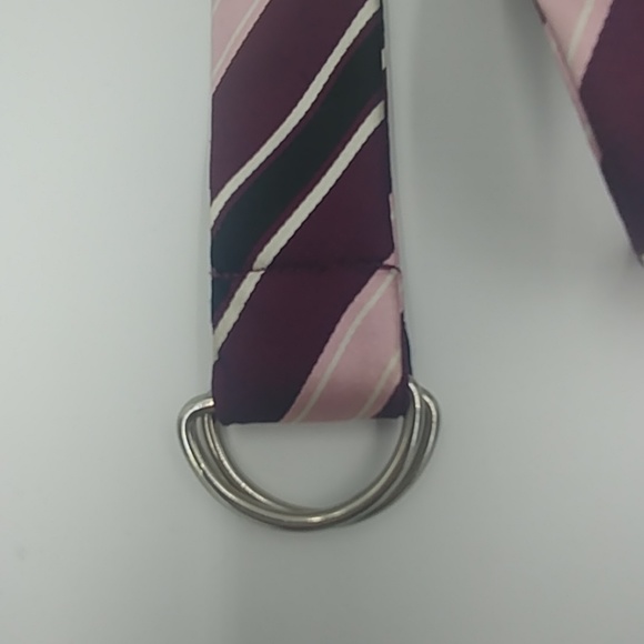 Old Navy Striped Belt W/ D-Ring Buckle Size Small - Picture 3 of 5